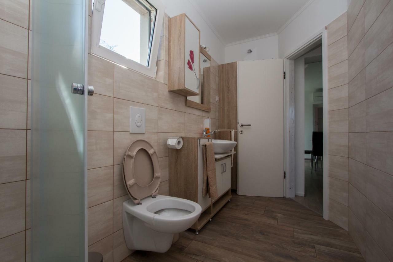 Apartment Krista Tinjan Εξωτερικό φωτογραφία